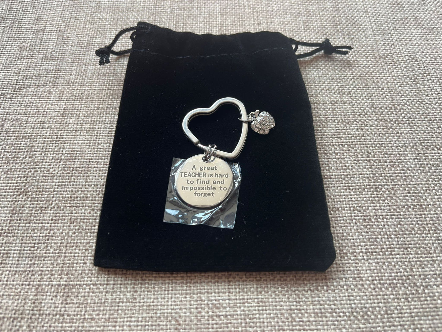 Teacher keyring - a great teacher is hard to find and impossible to forget
