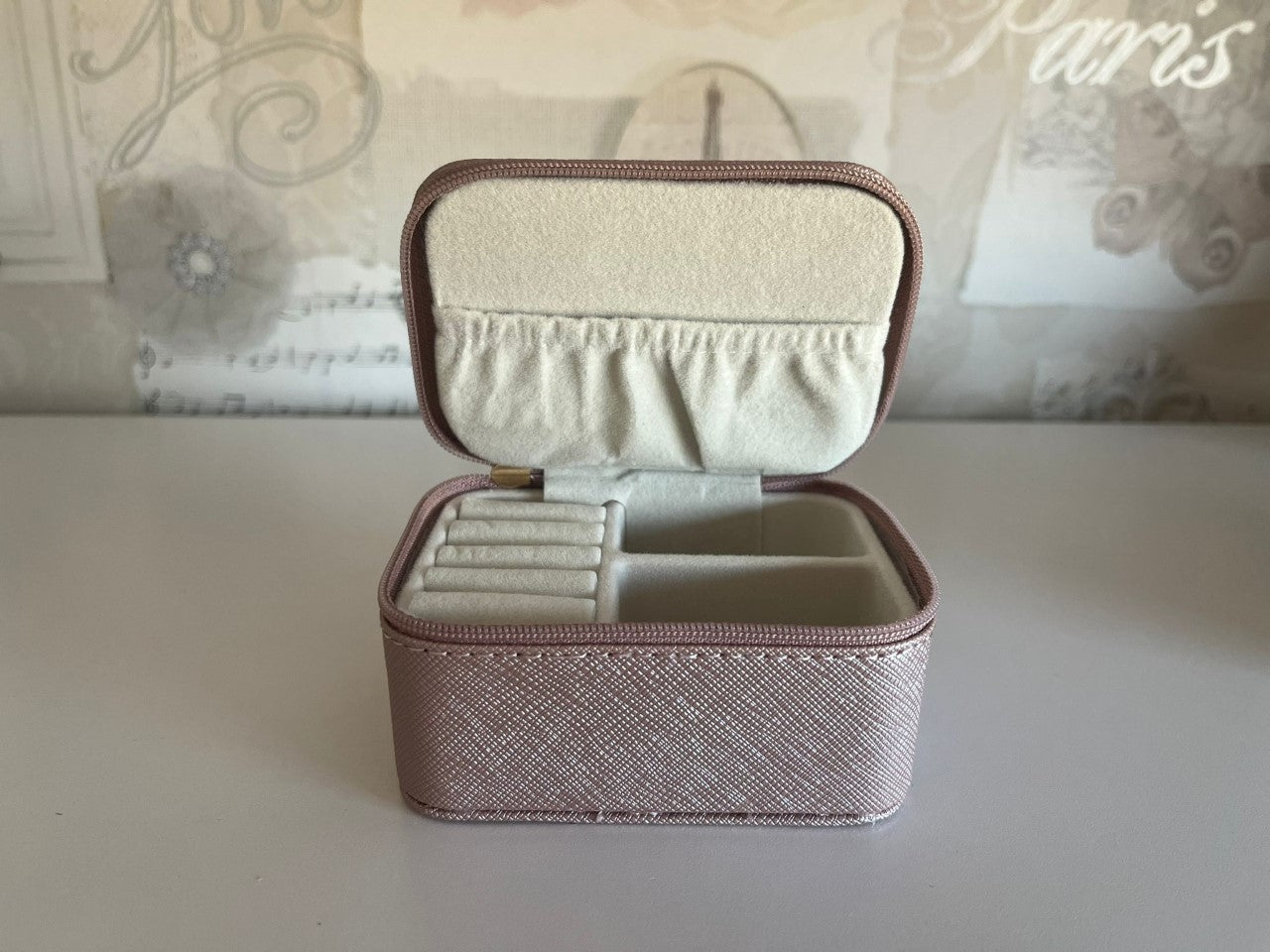 Personalised Jewellery box - never let anyone dull your sparkle Sophie (pink)