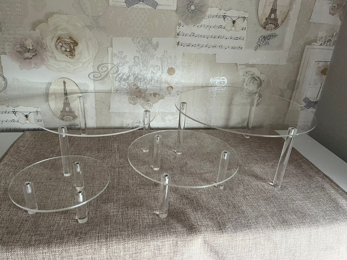 Set of 4 round display stands